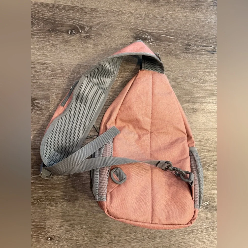 Like new!! Zomake sling crossbody bag